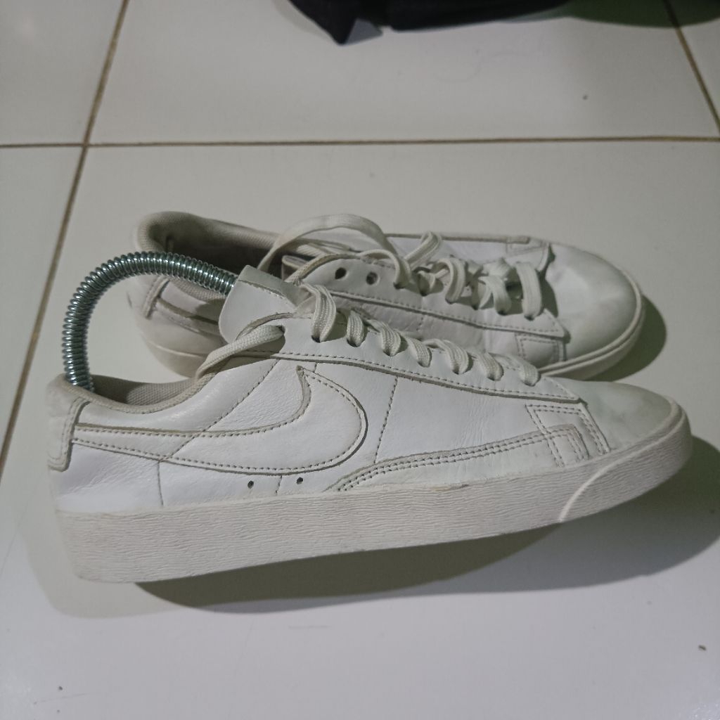 Nike Blazer Low Triple White