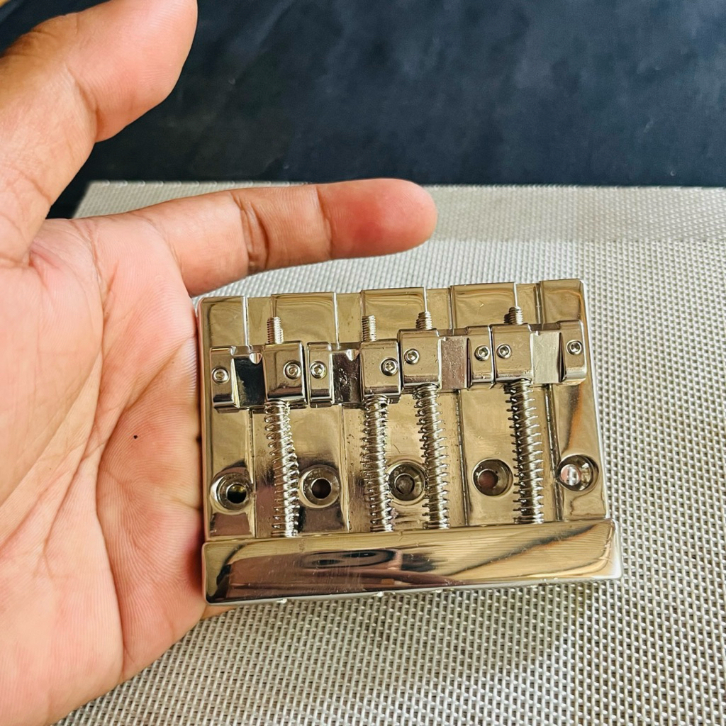 bridge bass fender deluxe 4string original