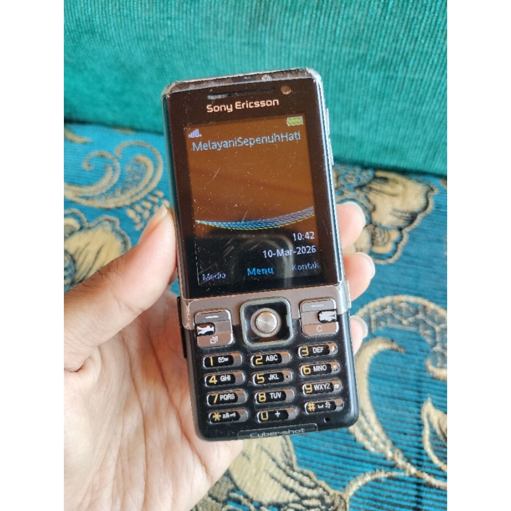 Sony Ericsson c702 all operator