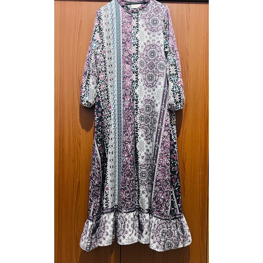 Preloved PL Evelyn Dress  / Abaya Jasmine by Lidiahadiwinoto in Violet Quartz, size M