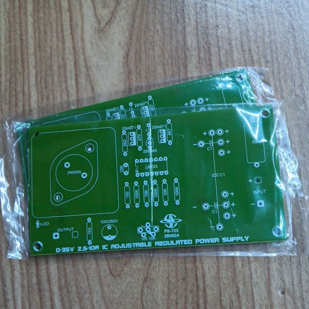 PCB 0-35V 2,5-10A IC adjustable regulated power supply
