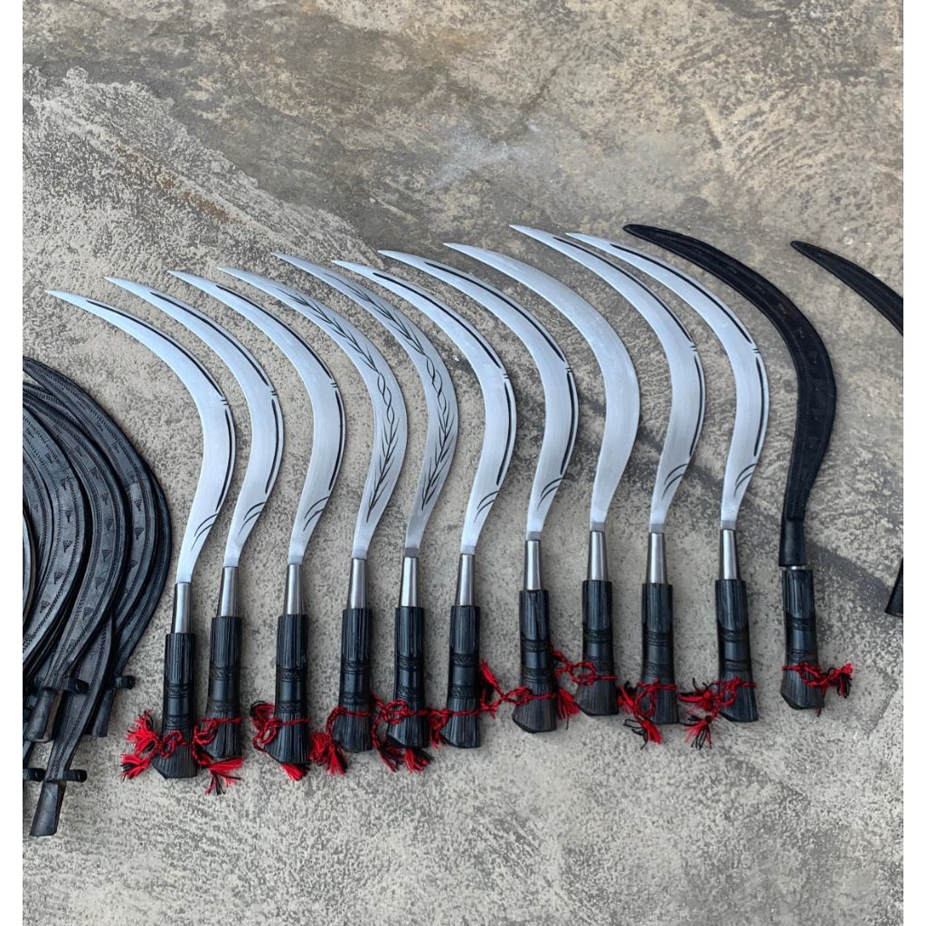 Arit Madura 60 cm Baja Hitam Lengkap dengan sarung