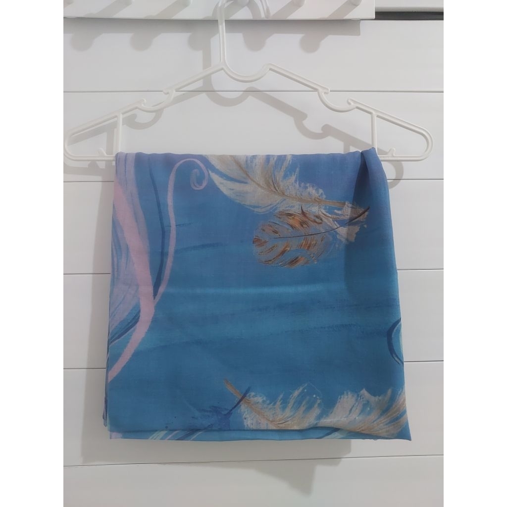 napocut elodira scarf preloved vgc