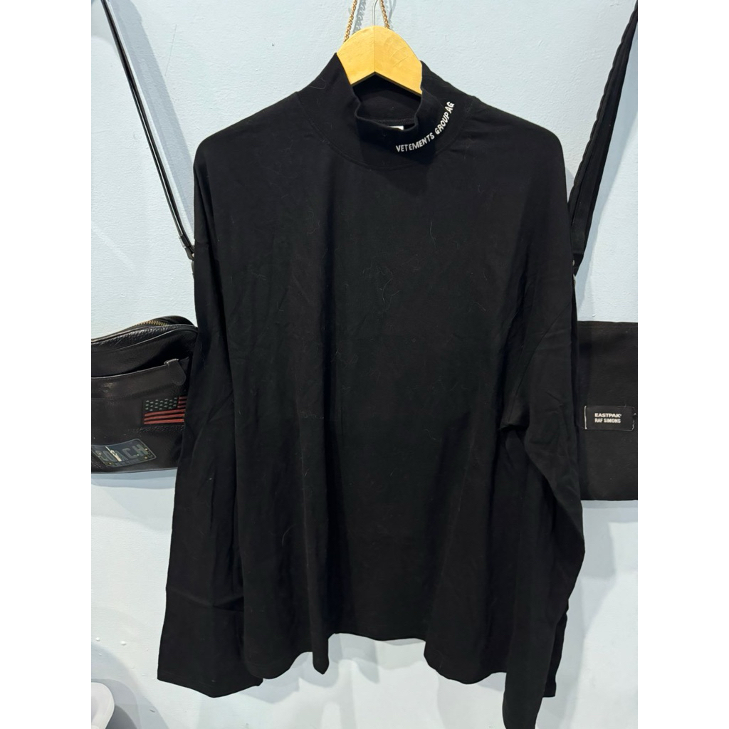 vetements longsleeve
