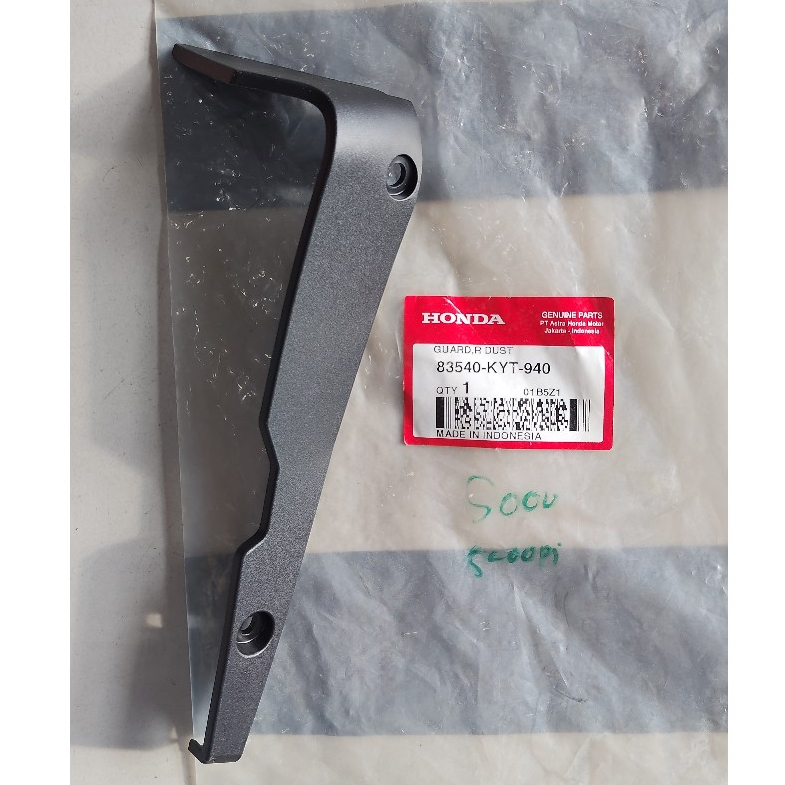 sambungan body belakang kanan scoopy karbu ori