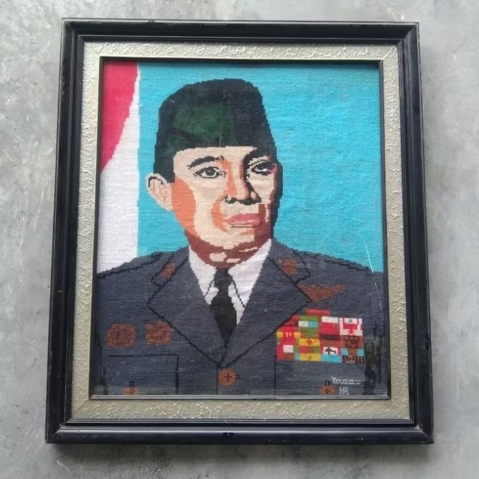 Lukisan sulam benang kristik strimin Bung Karno