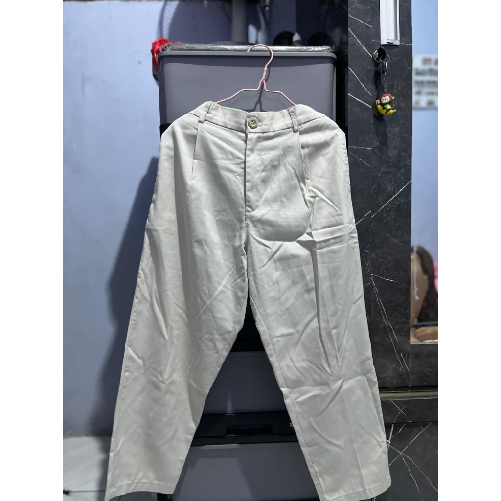 Preloved celana ivory Haiclo