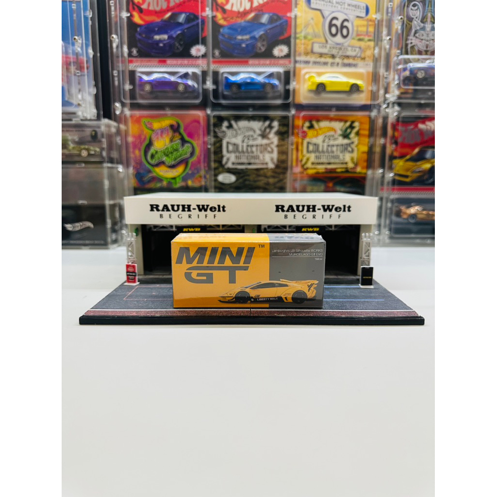 Mini GT No 1135 Lamborghini LB Silhouette Works MURCIELAGO GT EVO Yellow