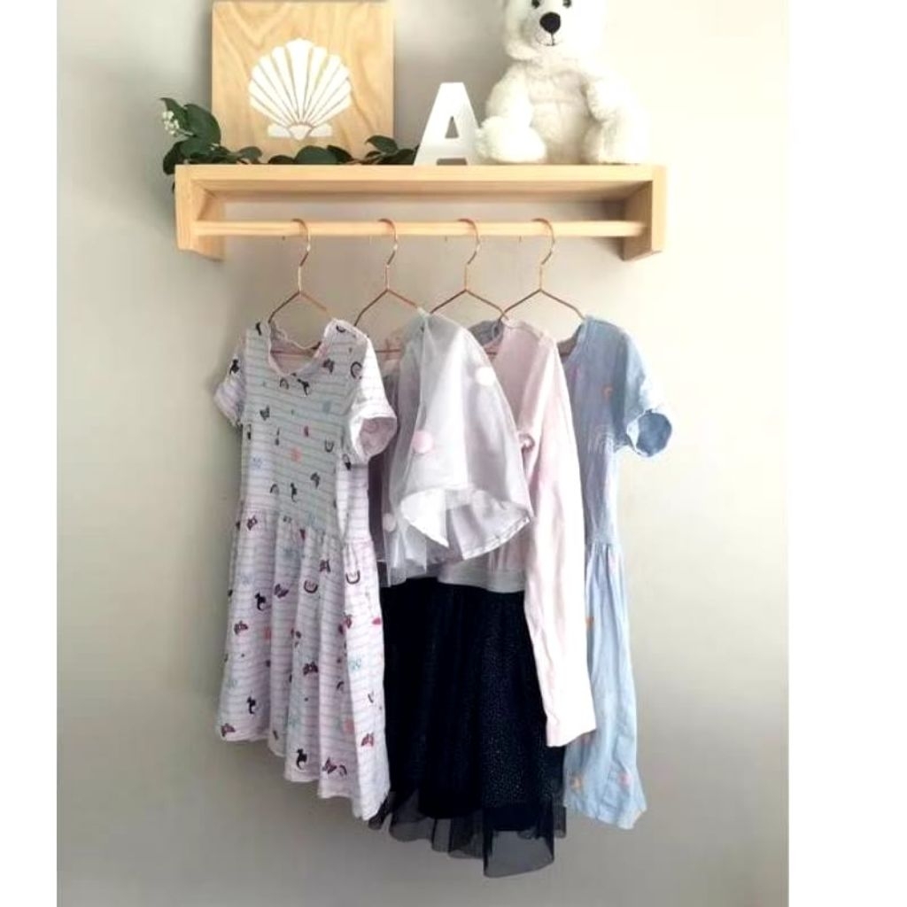 Rak Dinding Kayu Gantungan Baju