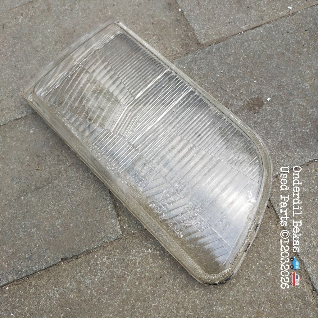 kaca headlamp kanan Toyota Starlet kotak original