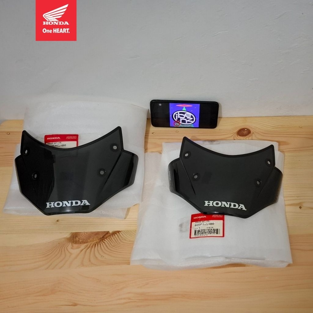 Visor Tiger Revo Awal 64100-KCJ-660. New Old Stock