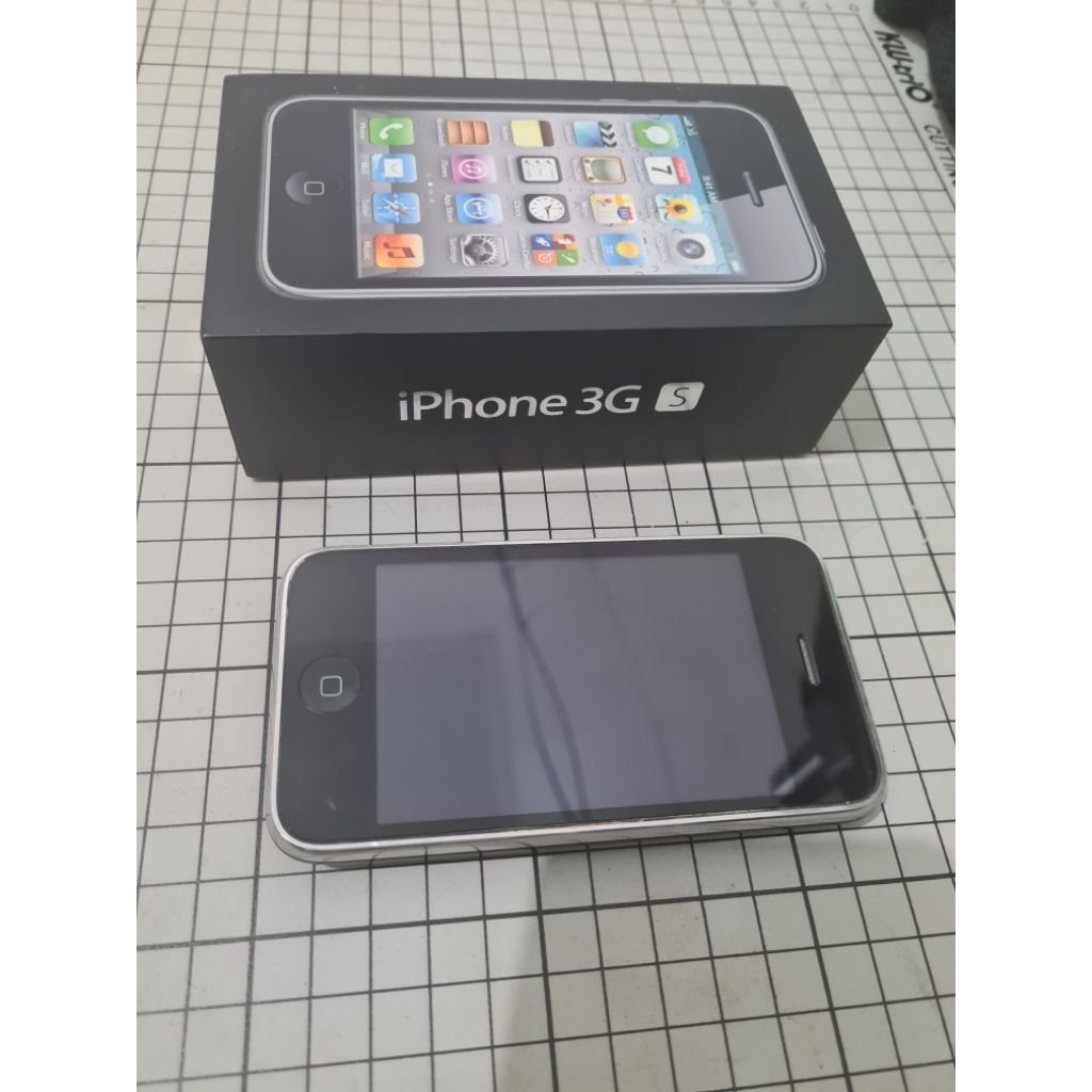 iPhone 3GS Black 8gb Resmi Minus Sinyal