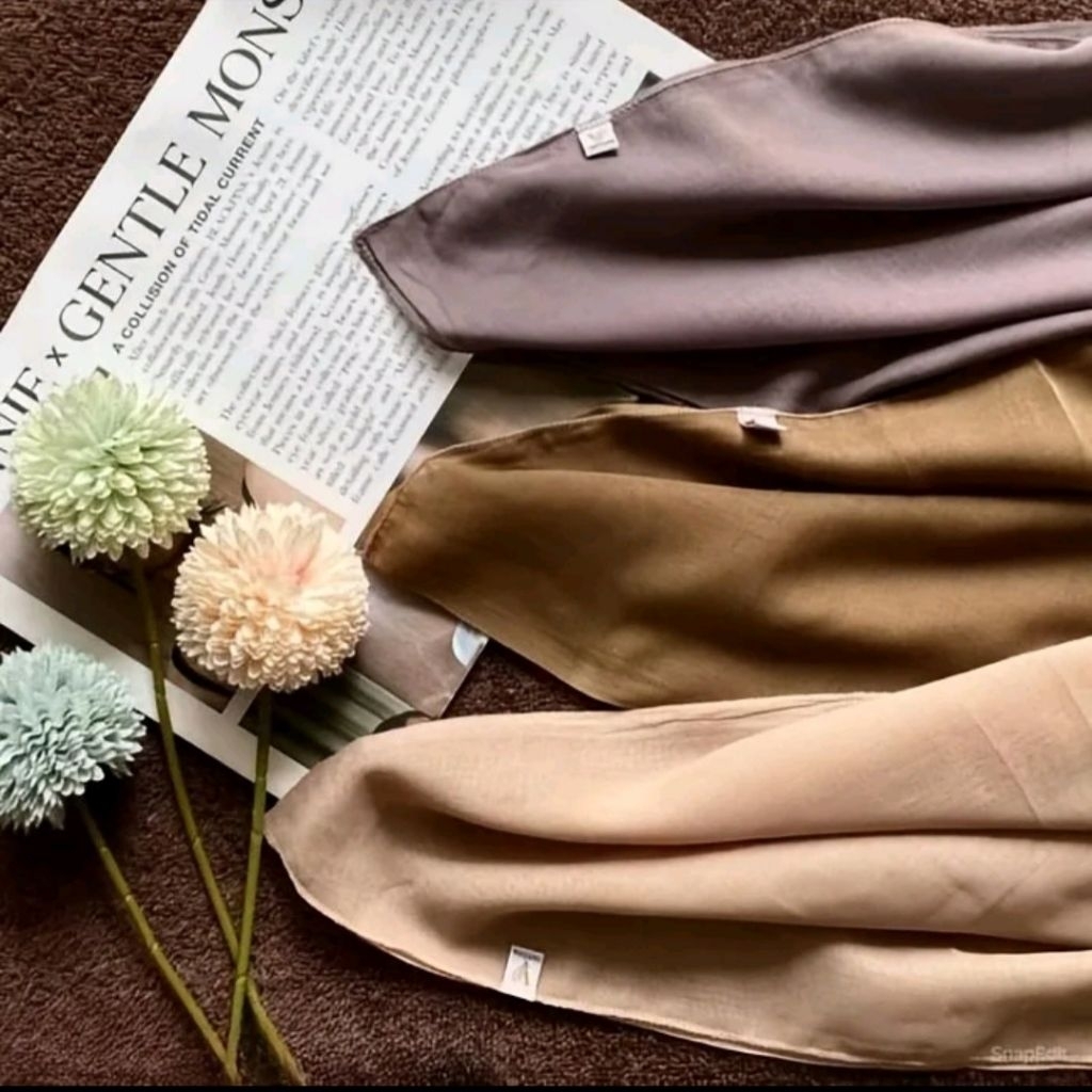 Hijab Segi Empat Varisha Paris Jadul Polos - Coklat Susu, Bahan Premium Lembut