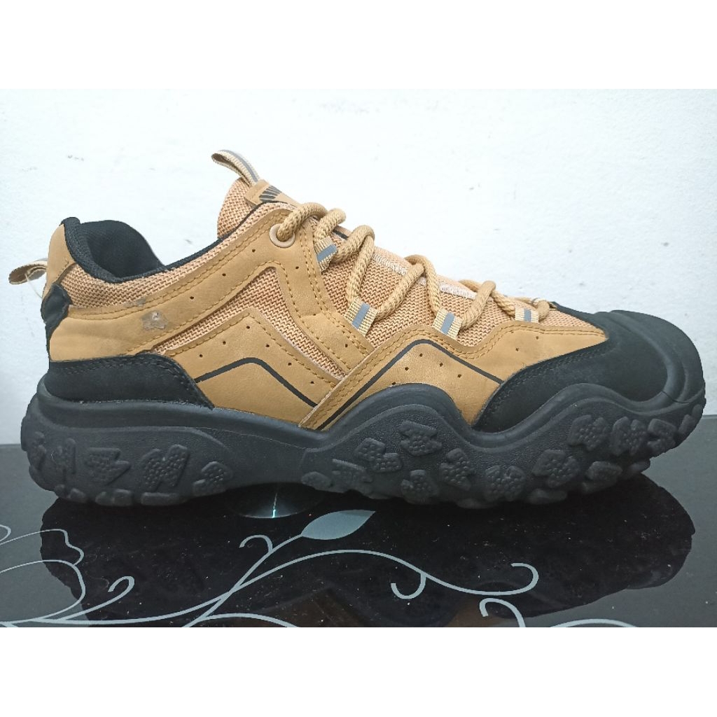 Sepatu Second Ori - Outdoor Men Hiking Size 45