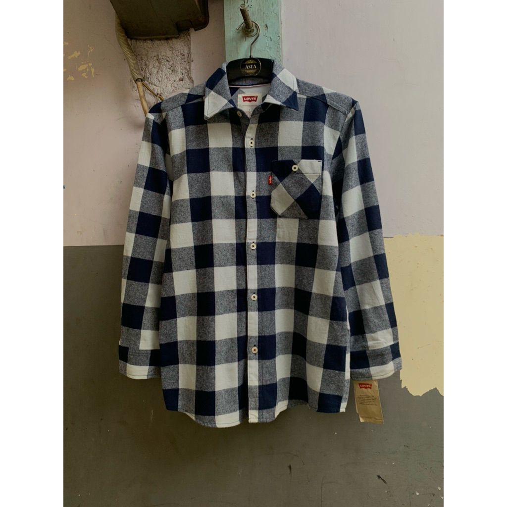 kemeja pria Levis flanel lengan panjang preloved size S