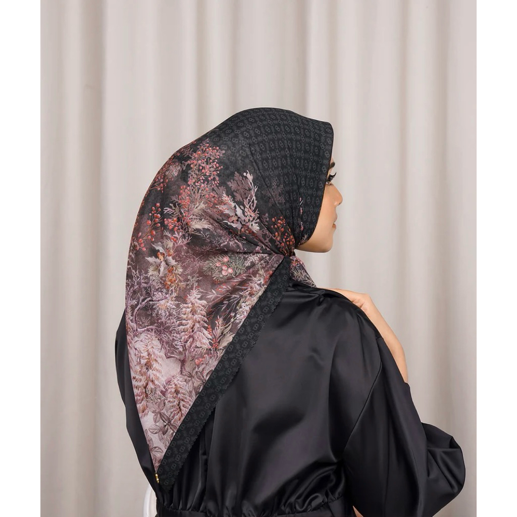 Buttonscarves Holiday Series - Black (NEW) / Sale Buttonscarves / Series terbaru Buttonscarves