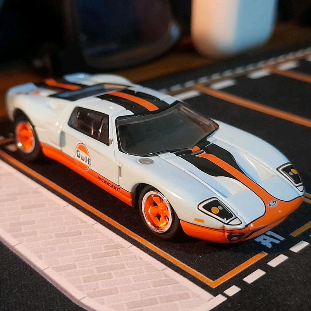 Johnny Lightning - Ford GT Gulf Livery (loose)