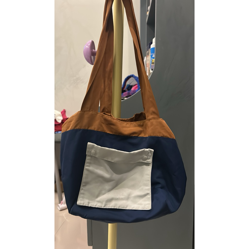 Beyond The Vines bag
