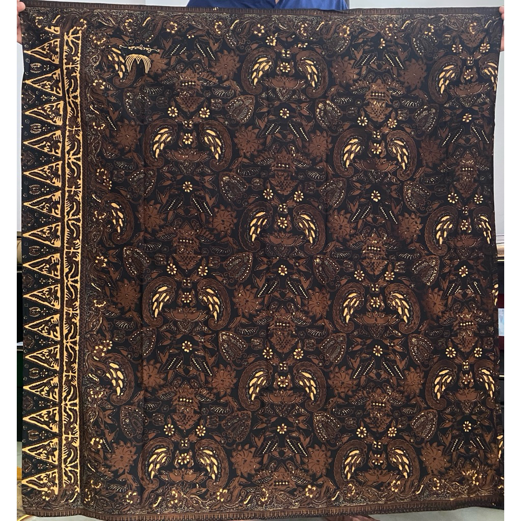 LARGURA Sarung Batik Tulis Solo Jaminan original.