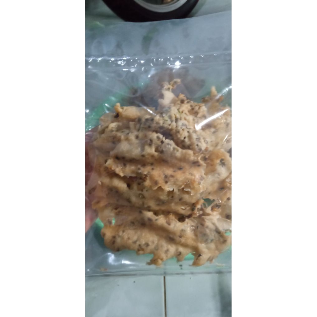 peyek kacang kiloan 1kg,1/2 kg,pre-order homemade peyek kacang ijo,peyek rebon,peyek kacang tanah, p