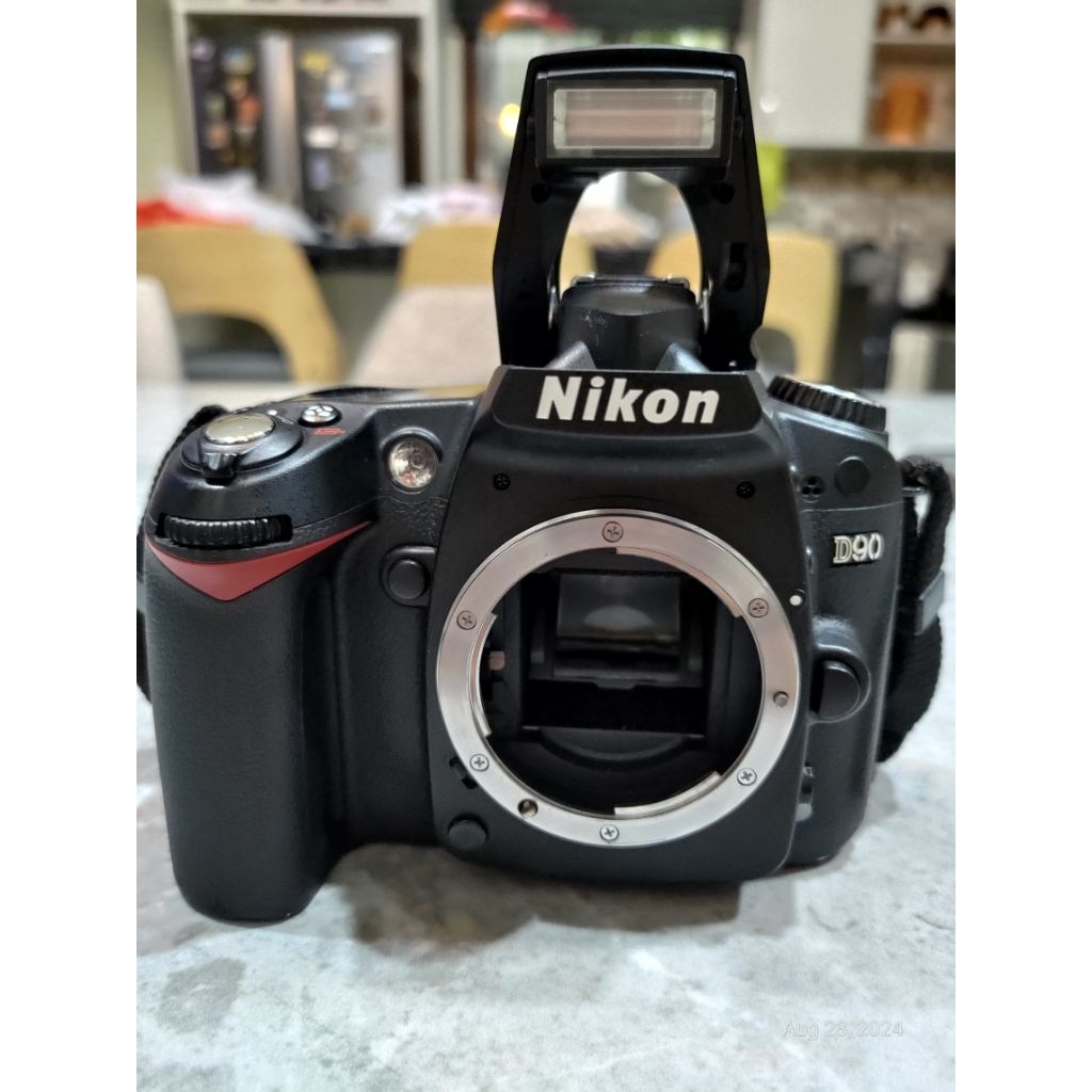 Nikon D90 DSLR camera