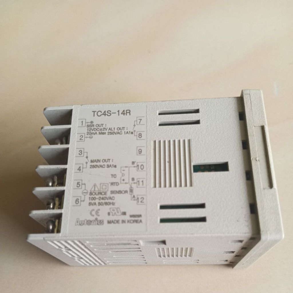 Temperatur controller TC4S-14R Autonics New