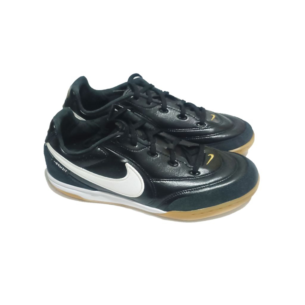 Sepatu Futsal Nike Tiempo Streetgato