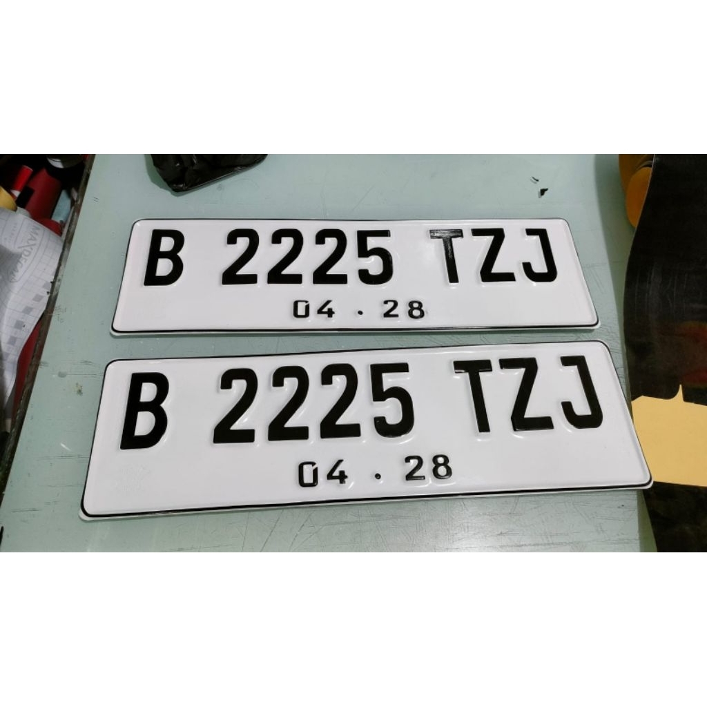 PLAT NOMEEERRR NOMOR MOBIL CUTTING STICKER FONT TERBARU  PLAT MOBIL HITAM-PUTIH