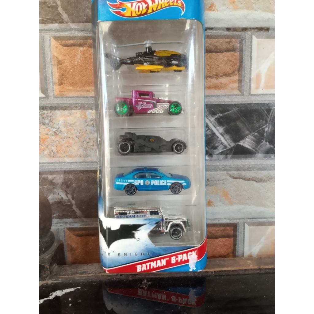 Hot wheels gift pack isi 5 seri Batman.