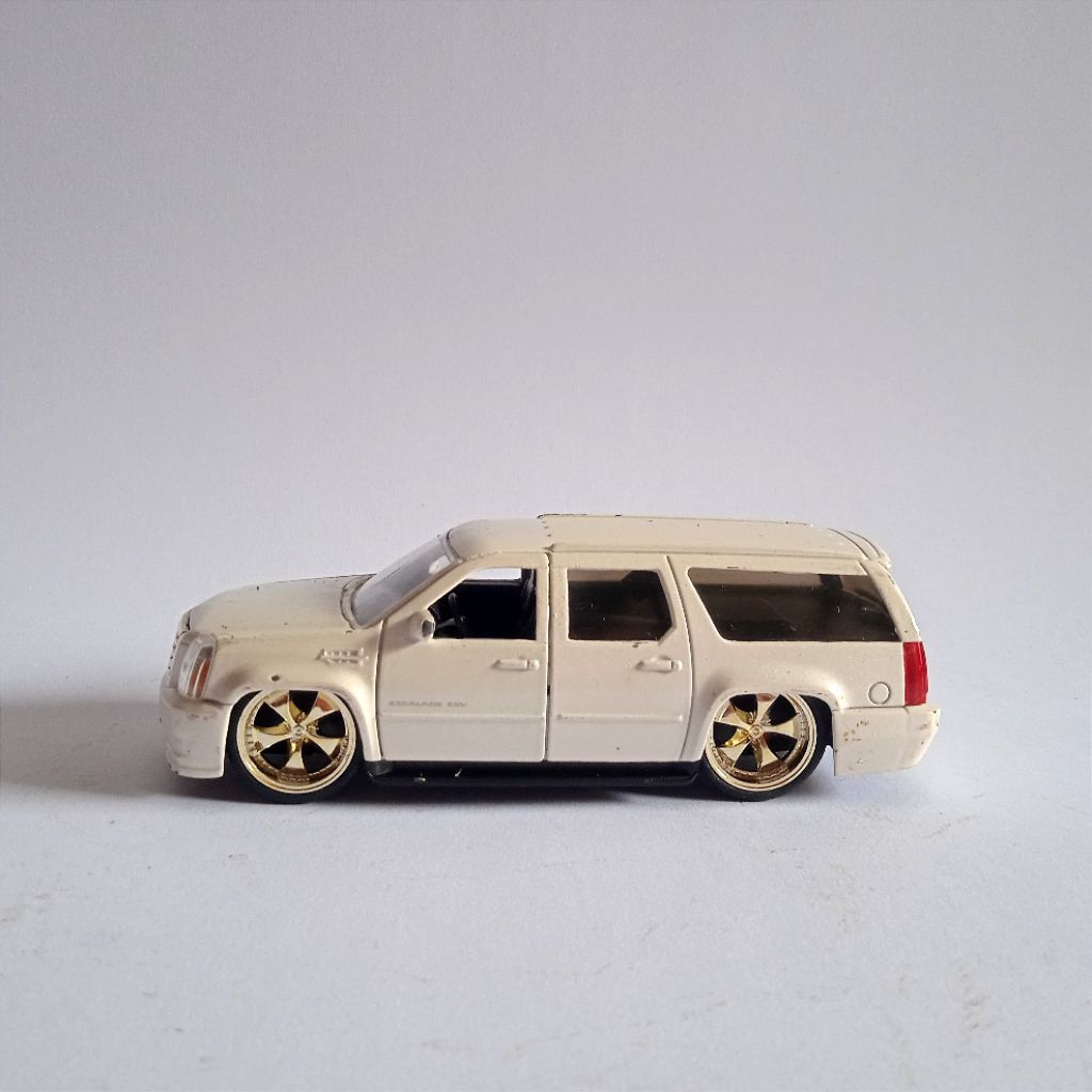 Mainan Model Diecast Metal Jada Toys 2007 Cadillac Escalade SSV Skala 1:32 Loose Layak Koleksi