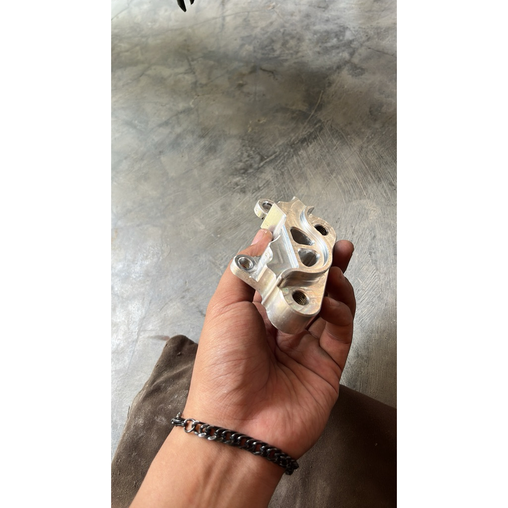 breket kaliper nissin samurai 2 piston dan rcb pnp jupiter z
