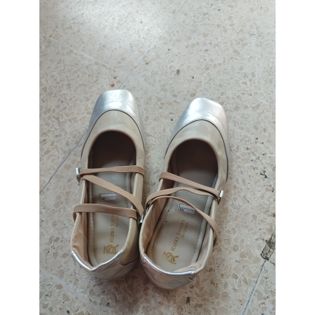 sepatu ballerina cats