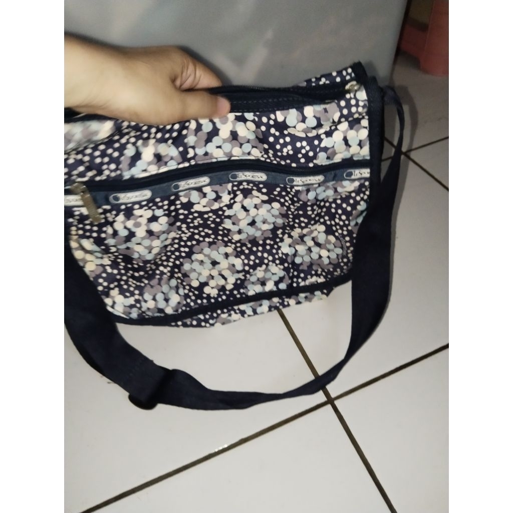 Tas Sling Bag Lesportsac Preloved