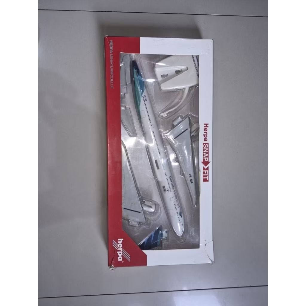 Miniatur/Diecast Pesawat 1:200 - Herpa Boeing 777-300ER Garuda Indonesia (PK-GIA)