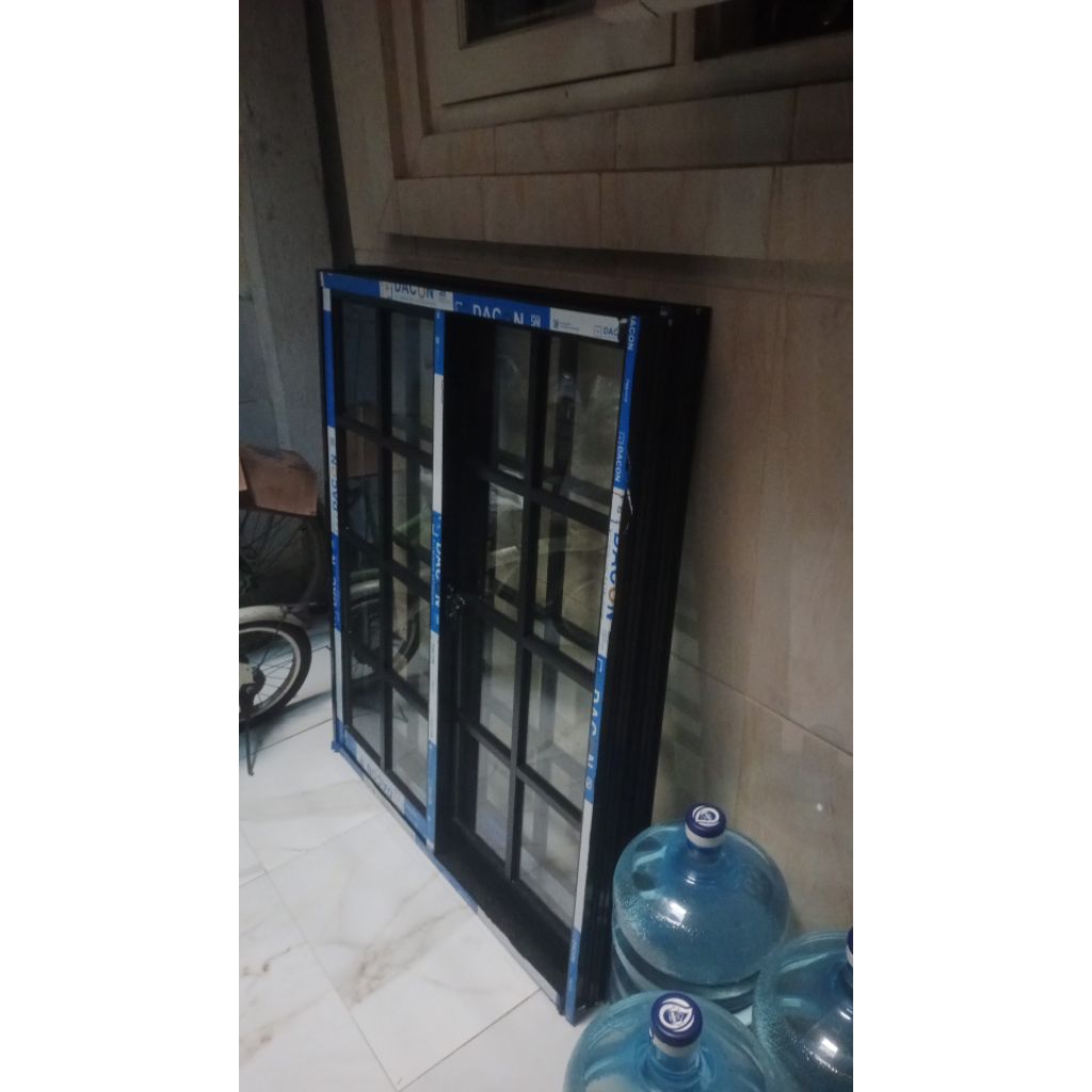 jendela sliding aluminium sliding door