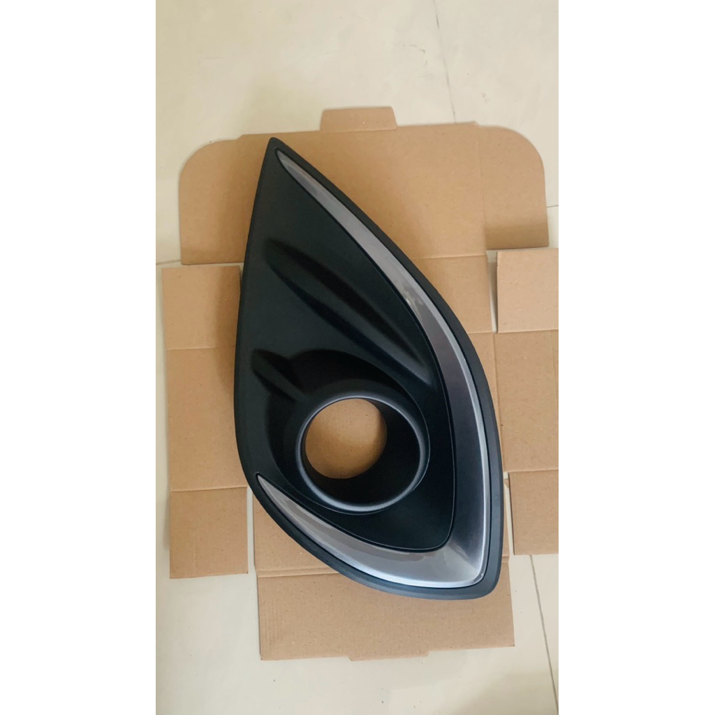 Cover Foglamp Original Mazda 2 R RZ Non Skyactiv 2009 2010 2011 2011 2012 2013 2014