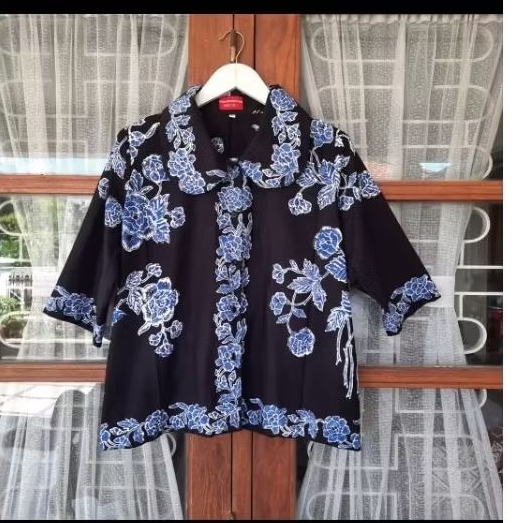 Atasan blouse kerja ada kerah wanita modern batik