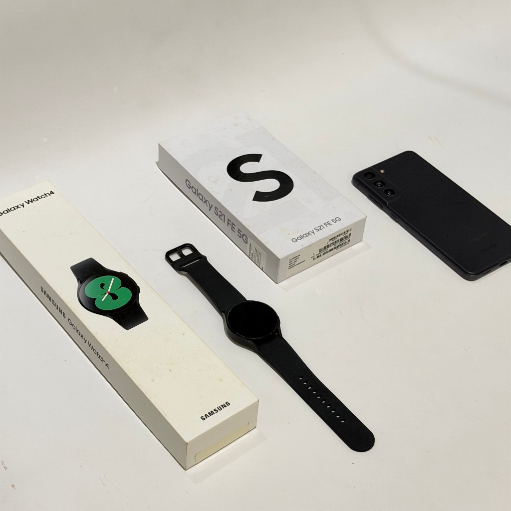 Bundling Samsung Galaxy Watch 4 + Samsung Galaxy S21 FE (8/128) Kondisi Persis di Foto. Selain Minus