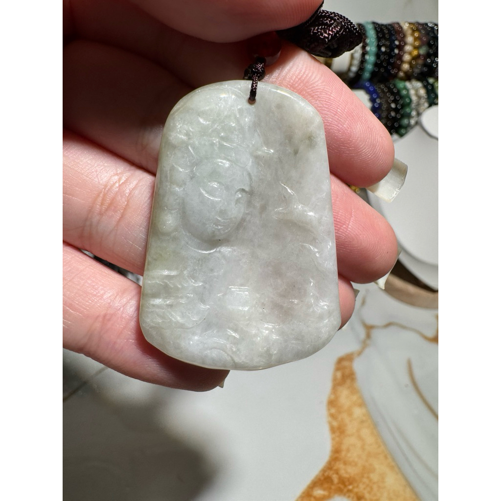 Liontin Giok Putih Guan Yin