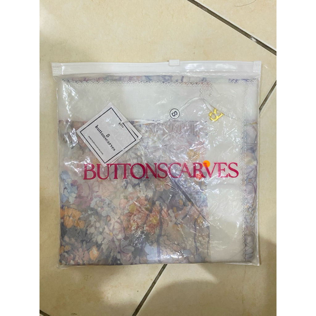 Buttonscarves The Parisian 3 XL - Lait