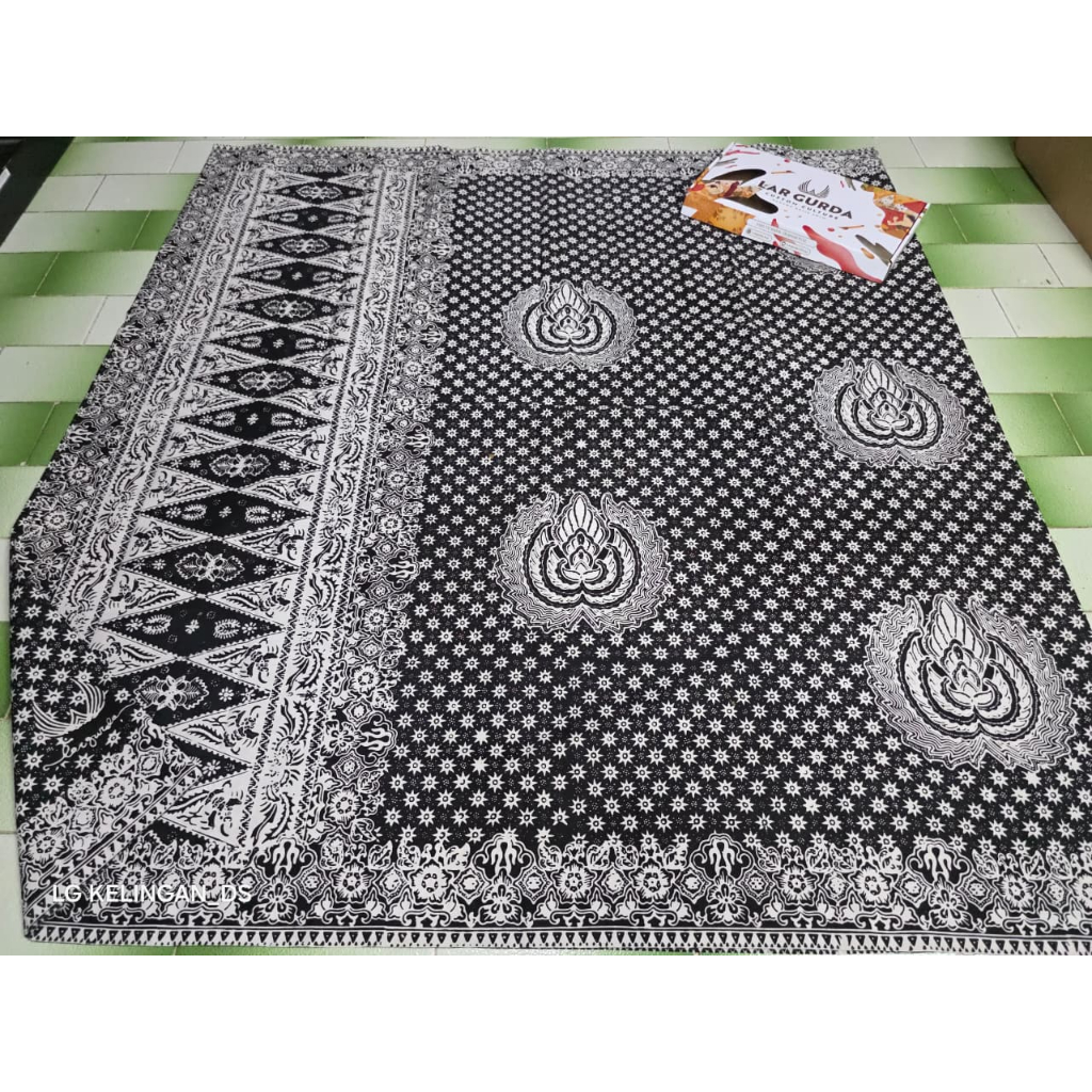 SARUNG BATIK INDONESIA  LAR GURDA ORIGINAL KELENGAN PUTIHAN