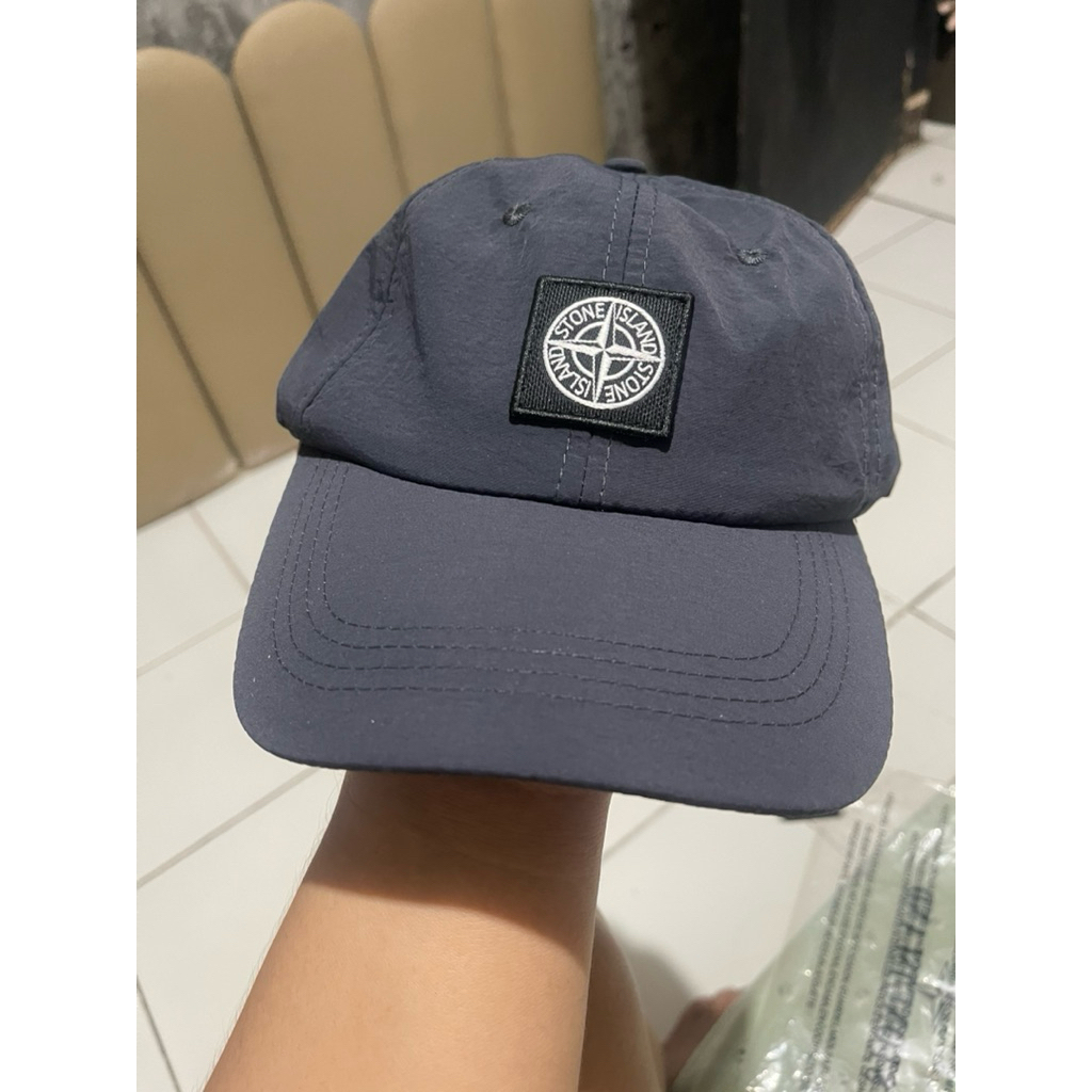 Topi Stone island