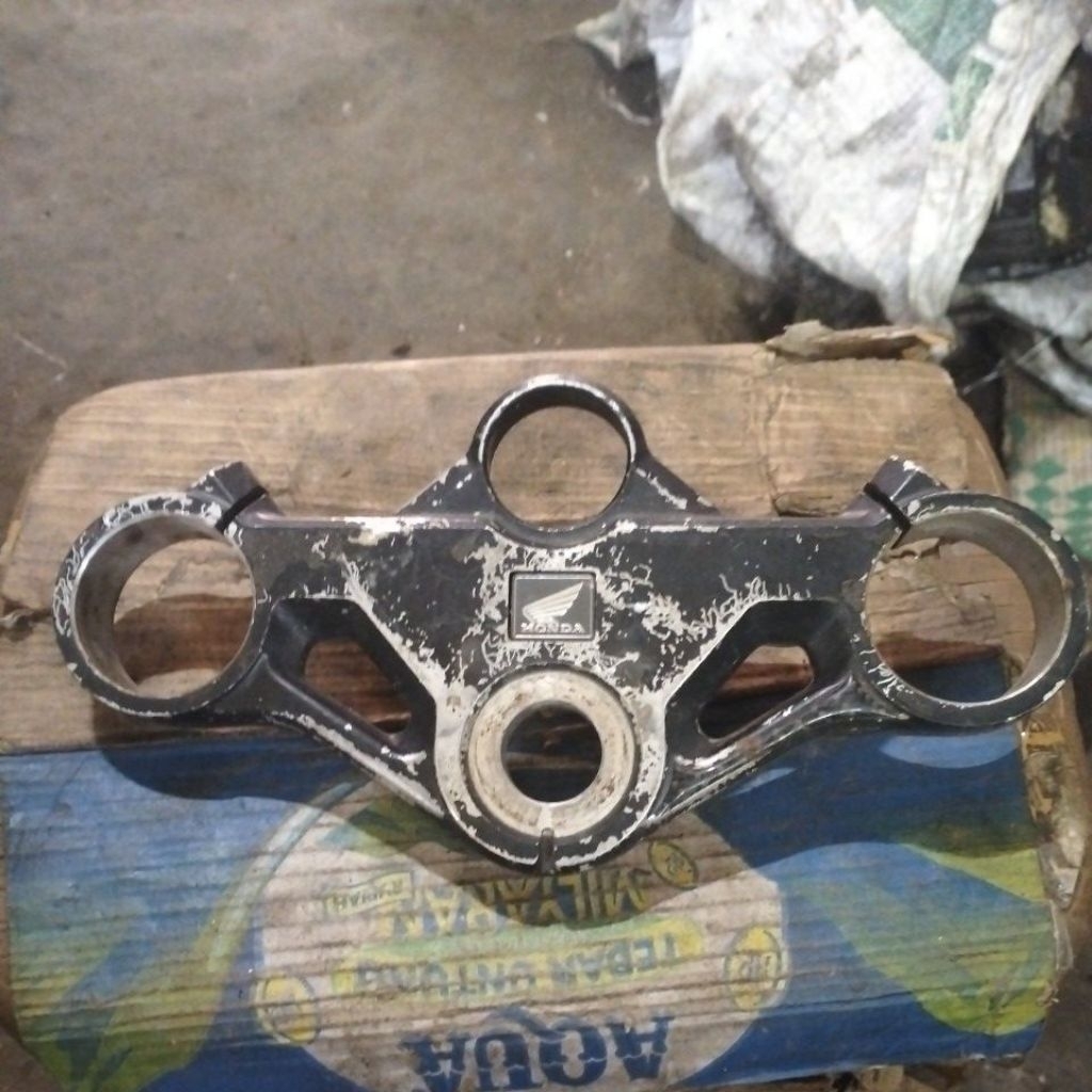 SEGITIGA ATAS HONDA CBR 250RR ORIGINAL SECOND