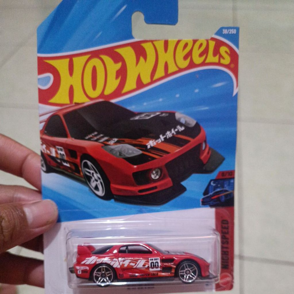 Hot wheels 24 seven merah