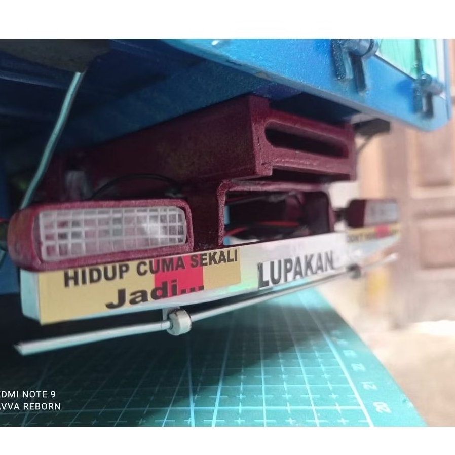 Pangkon lampu miniatur truck sekala 14 canter giga