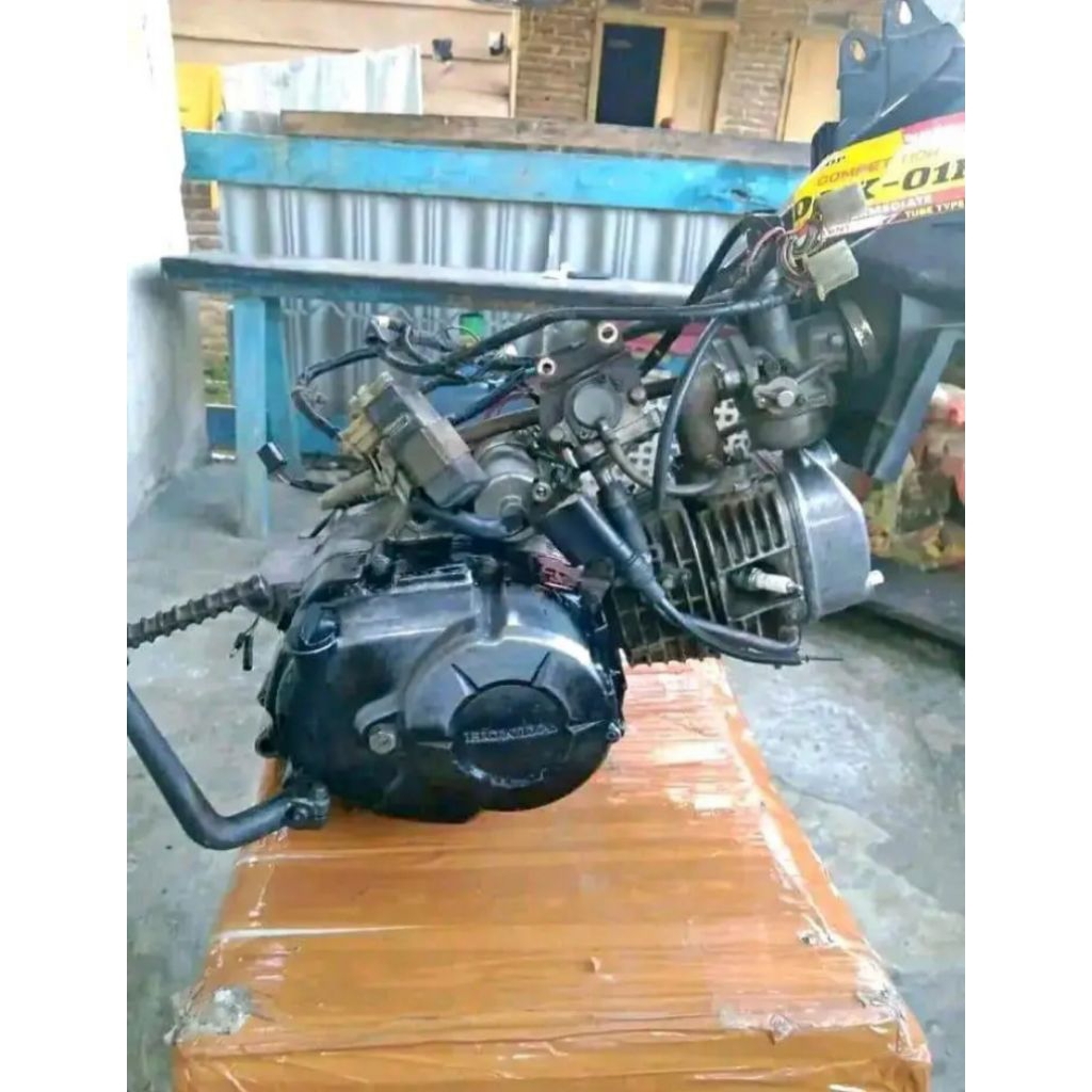 Mesin 1 bendel siap pasang ke rangka motor Honda Revo absolute Revo fit Blade Lama original copotan