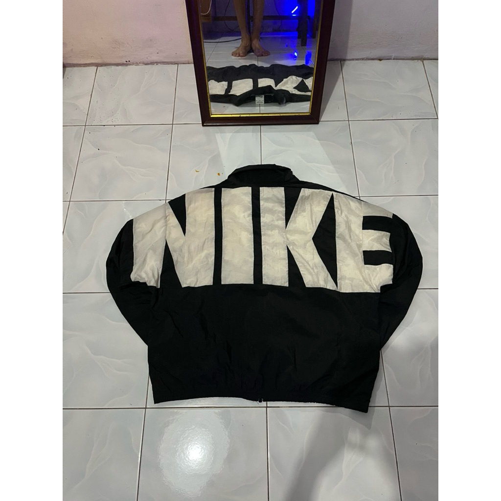 Nike spell out big logo