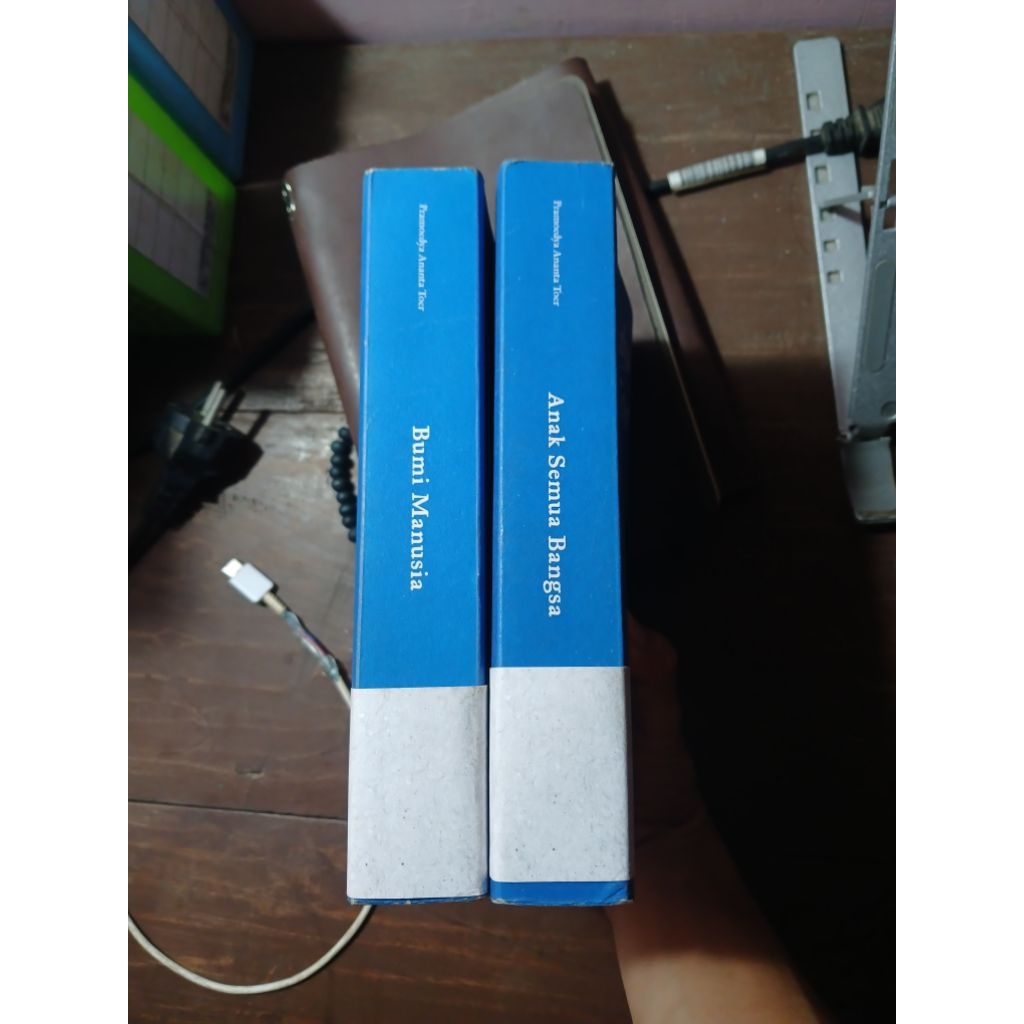 Bumi Manusia (preloved). Anak Semua Bangsa (new sealed)