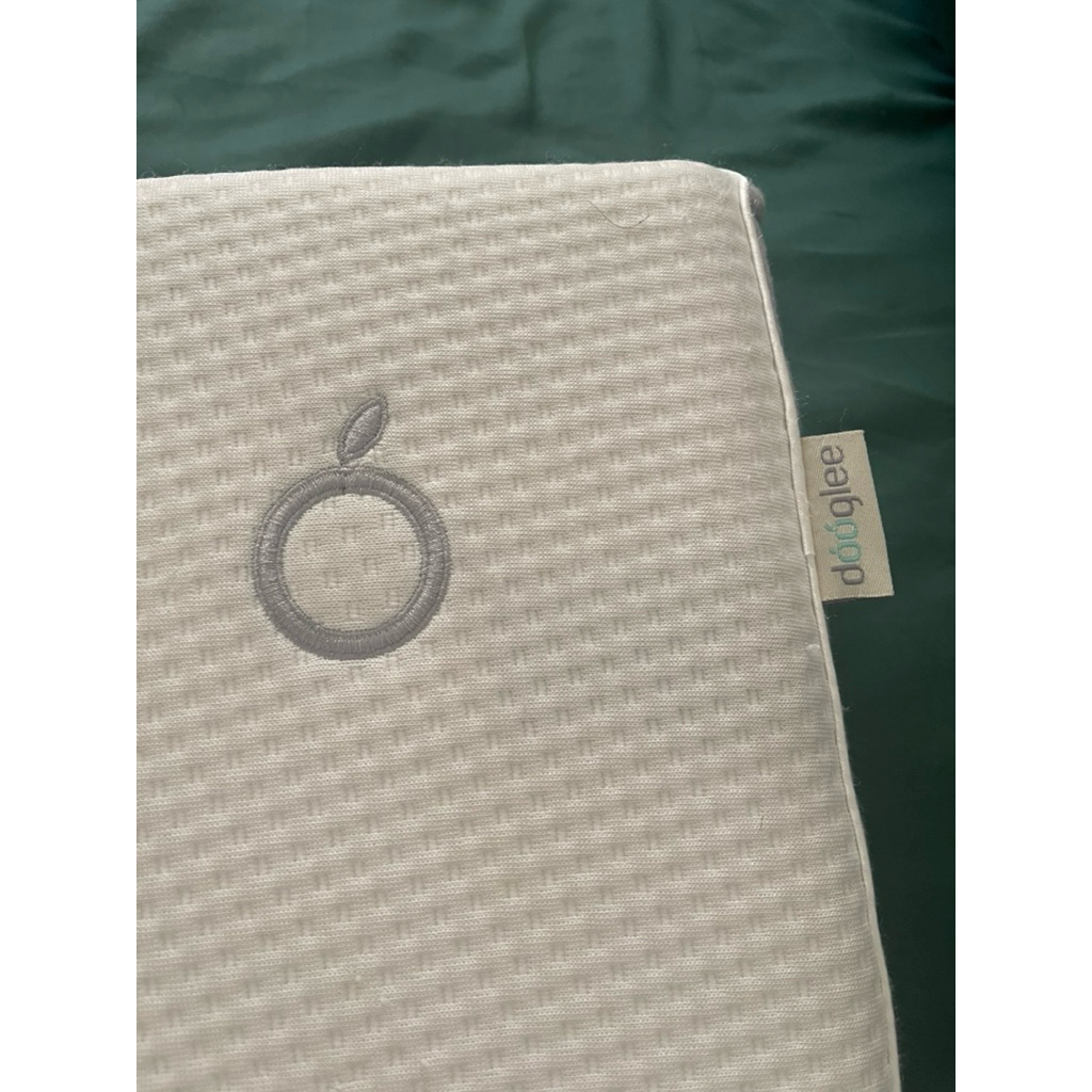 Doogle wedge pillow preloved