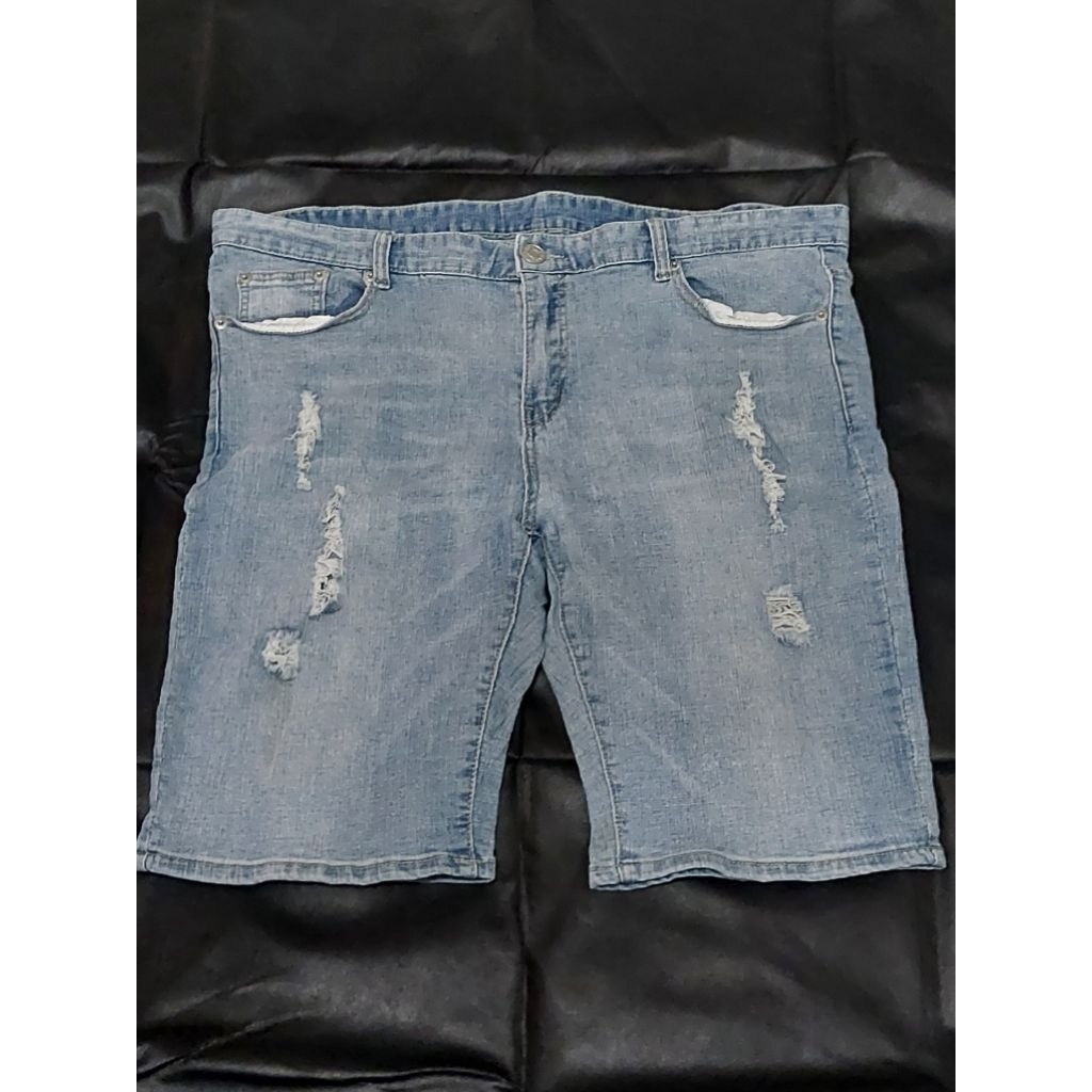 RIPPED SHIRT JEANS SIZE 40 PRELOVED